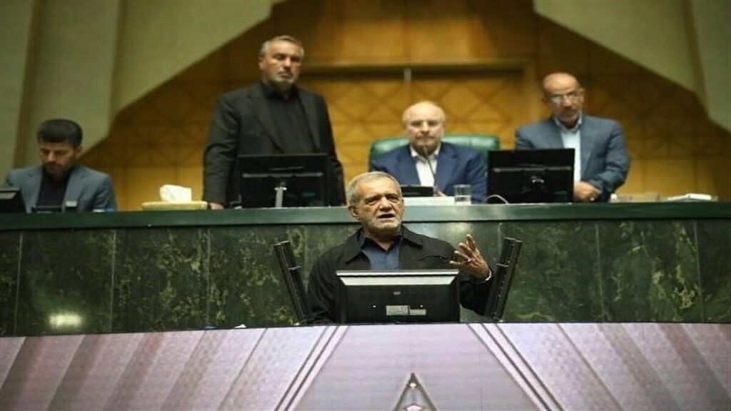 رئیس‌جمهور در جلسه رای اعتماد وزیر اقتصاد