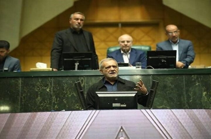 رئیس‌جمهور در جلسه رای اعتماد وزیر اقتصاد