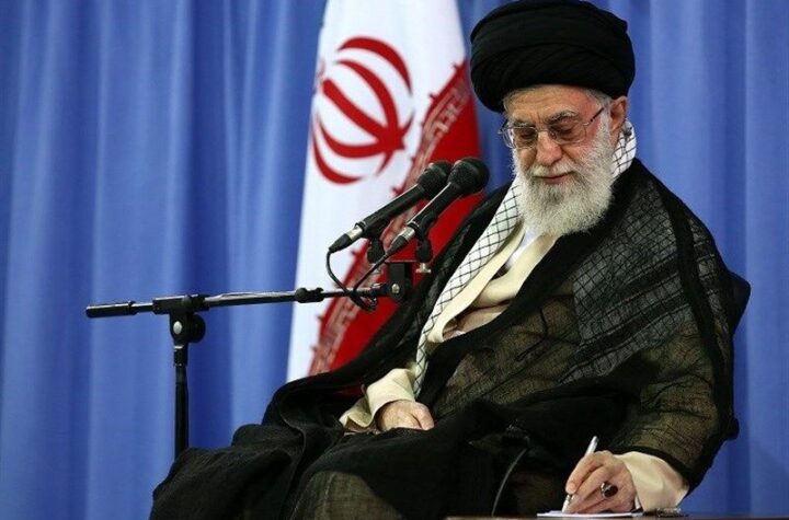 احمدیان و شمخانی به عنوان نمایندگان رهبری در شورای دفاع منصوب شدند