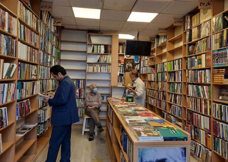 میانگین مطالعه روزانه ایرانی‌ها ۱۱ دقیقه؛ کتاب کاغذی همچنان محبوب‌ترین انتخاب