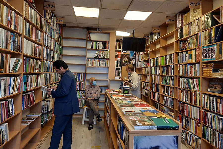 میانگین مطالعه روزانه ایرانیها ۱۱ دقیقه؛ کتاب کاغذی همچنان محبوبترین انتخاب