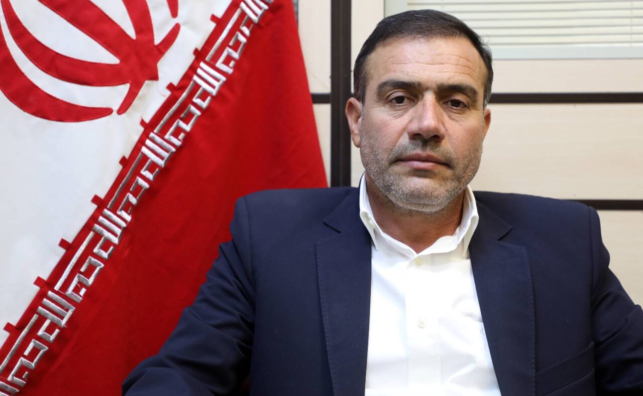دولت باید با تعیین منابع پایدار، زمینه افزایش عادلانه حقوق‌ها را فراهم کند