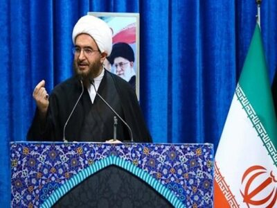 رهبرانقلاب باحضور درحسینیه امام خمینی(ره) صفوف رامتحدکرد وقدرت روحی به ملت داد