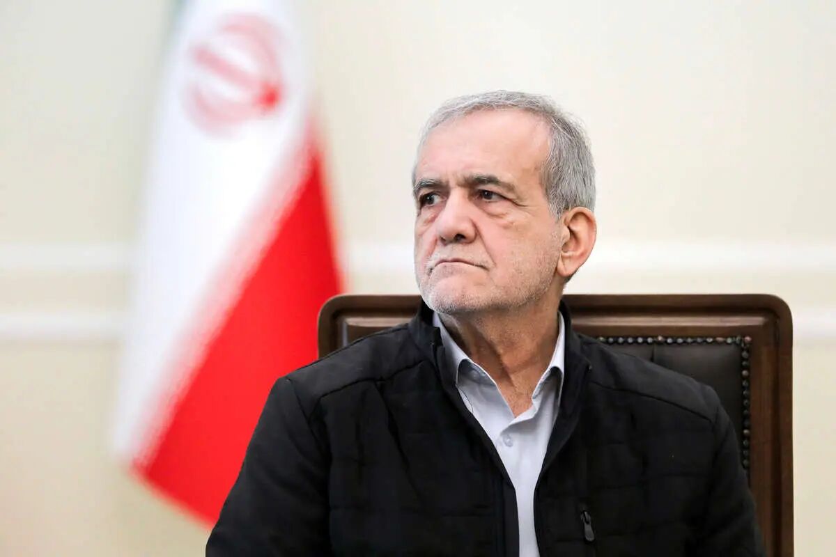 دشمن بدون توجه به موازین بین المللی جنایت می کند/ عذرخواهی از کشورهای همسایه