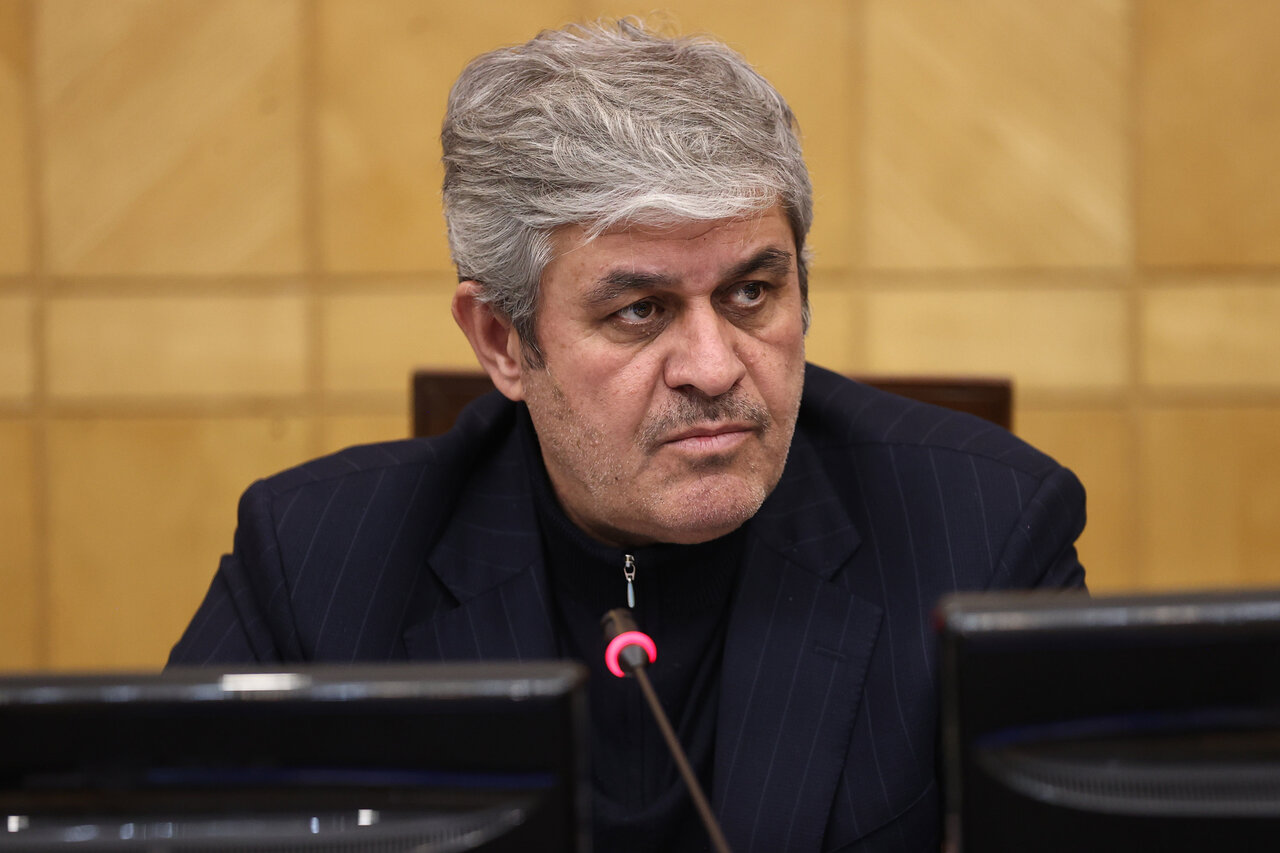 حقوق و مزایای کارکنان و بازنشستگان طبق برنامه و بدون تأخیر پرداخت می‌شود