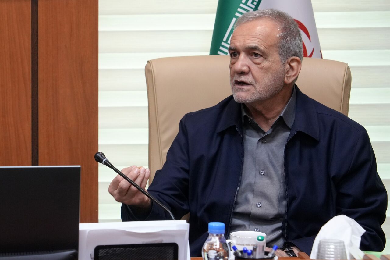 پزشکیان: هیچ قدرتی قادر به تسلیم ملت ایران نیست