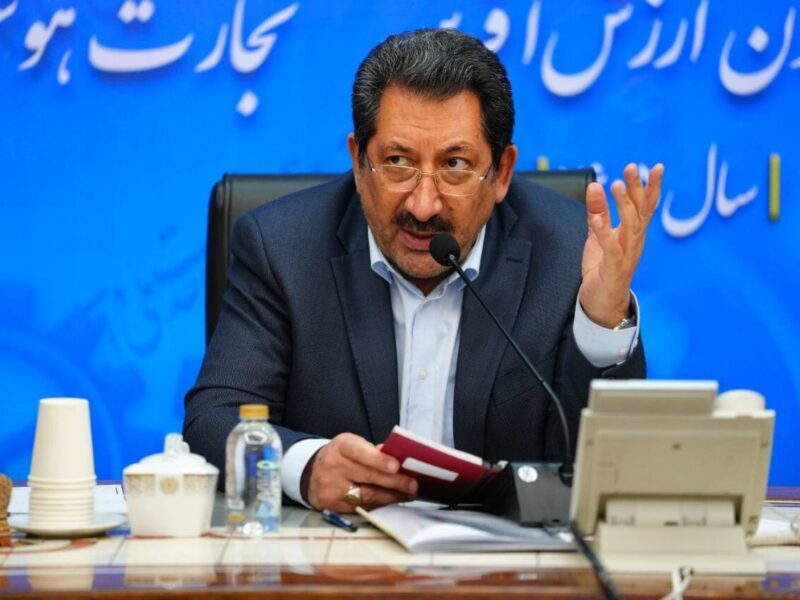 سرمایه‌ها و تسهیلات به سمت تولید هدایت شود