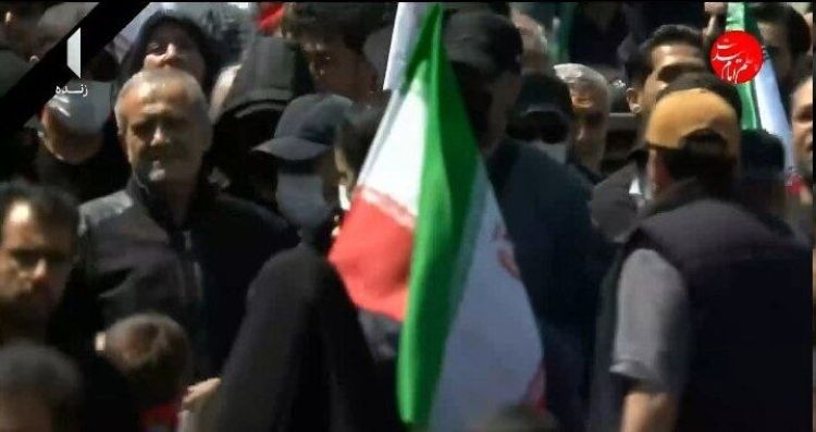حضور رئیس‌جمهور در آیین چهلمین روز شهادت رهبر انقلاب