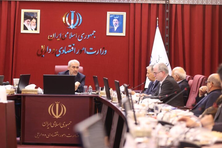 وزیر اقتصاد: برنامههای دولت برای مدیریت اقتصاد پس از جنگ تشریح شد