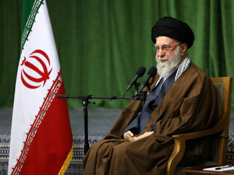 احیای هویت مستقل امت اسلامی