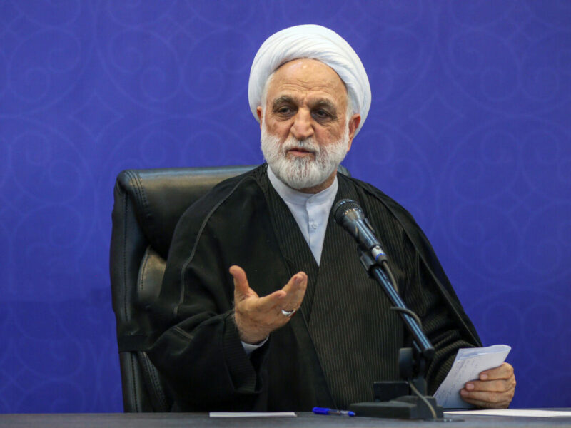 با خناسانی که آب به آسیاب دشمن می‌ریزند قانونی برخورد می‌شود