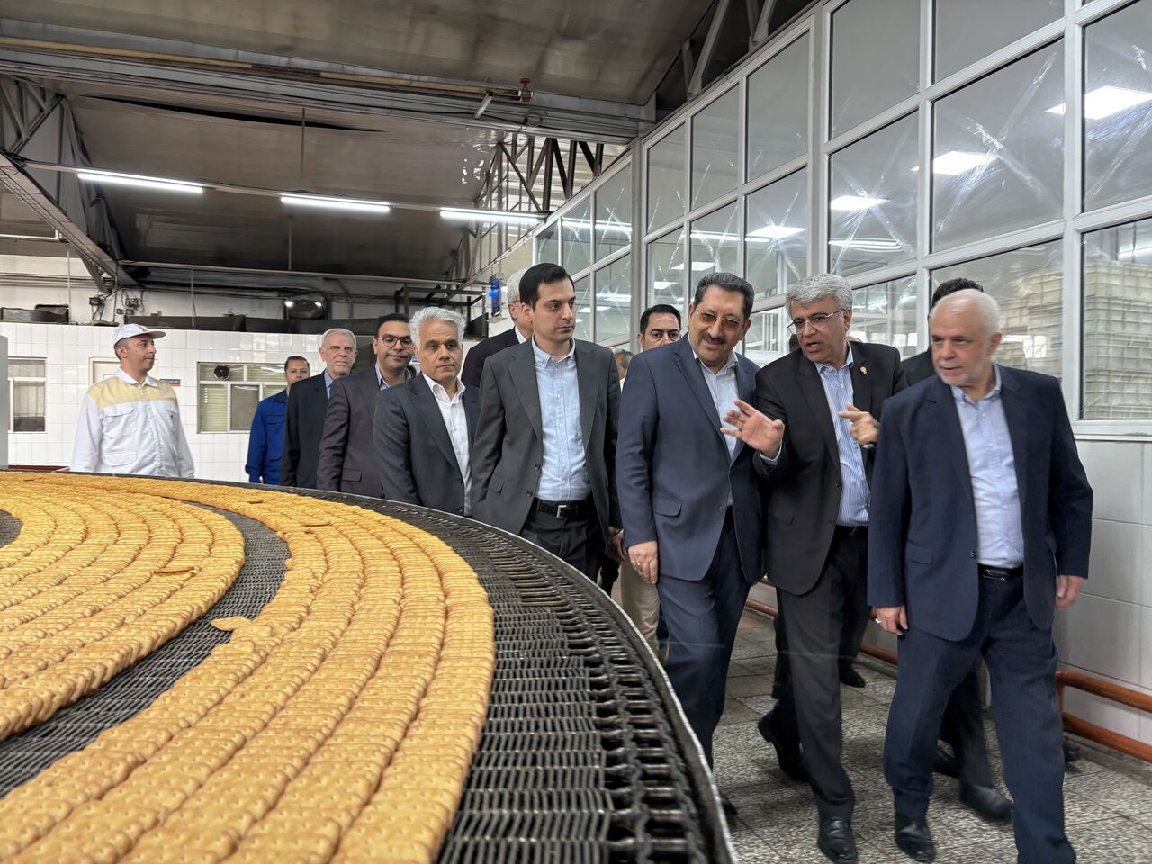 وظیفه دولت و تمامی دستگاه‌ها حمایت همه جانبه از تولید است