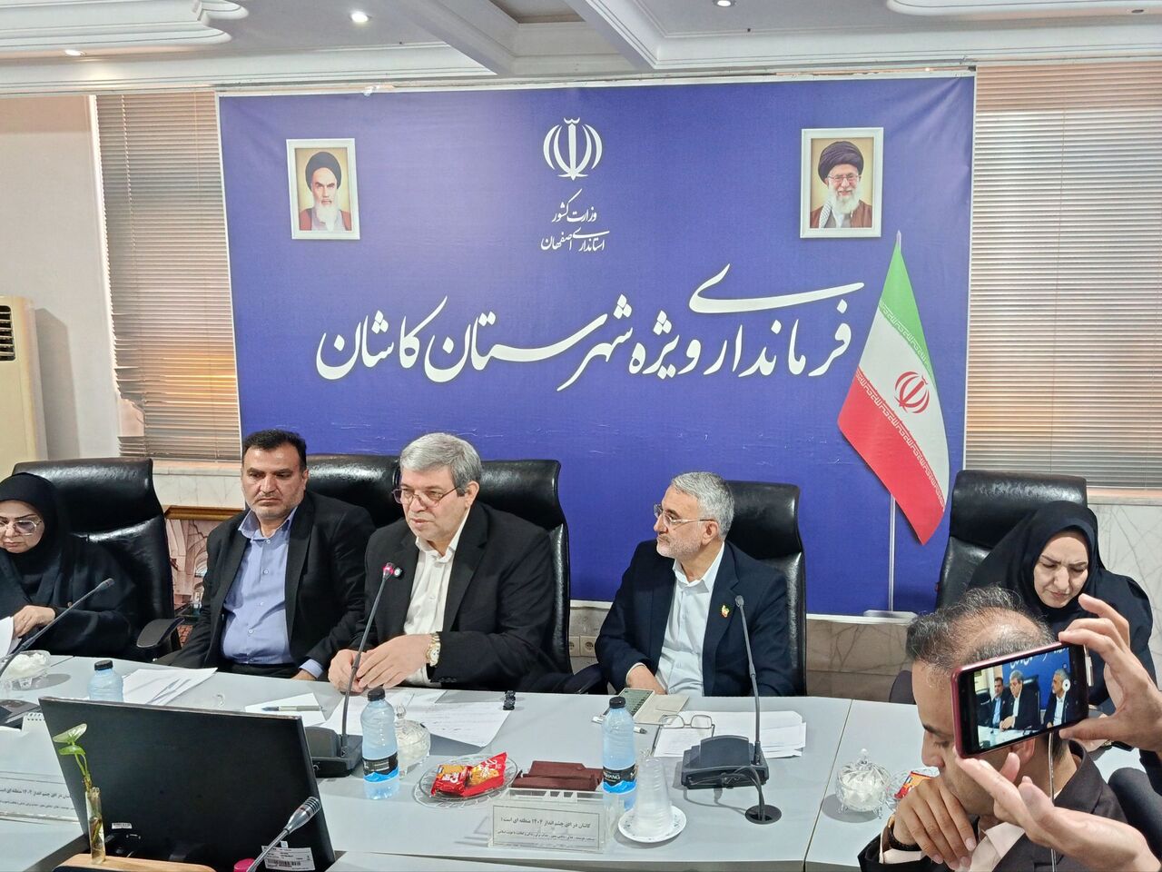 زنان سرپرست خانوارروستایی و۲۰درصدزنان سرپرست خانوارشهری رایگان بیمه می‌شوند
