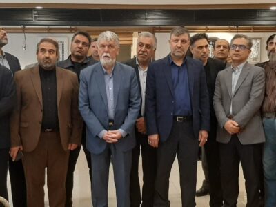 بازدید وزیر فرهنگ از ناوشکن نمادین «دنا»