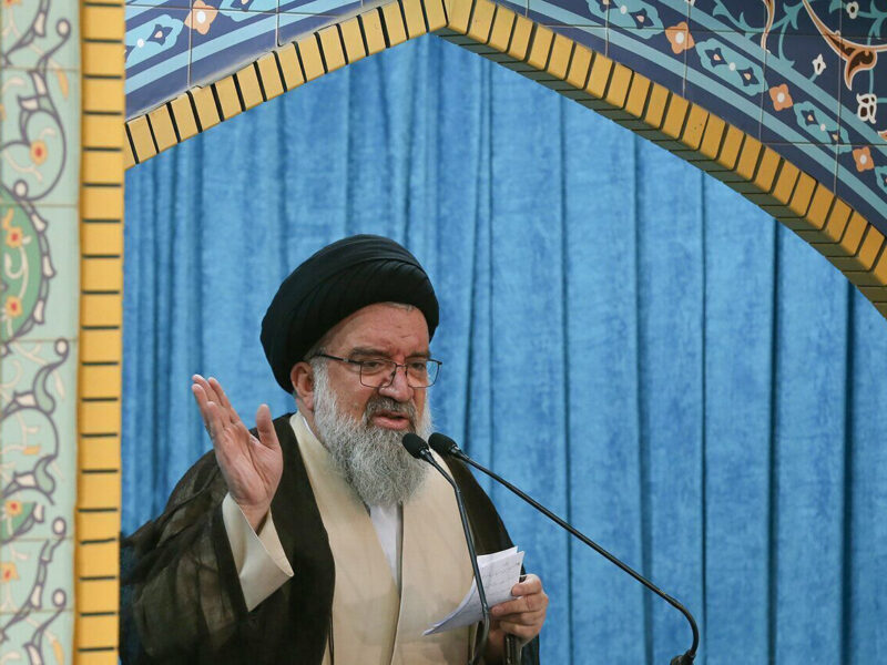 به ترامپ و نتانیاهو می‌گوییم اگر دست از پا خطا کنید، سیلی محکمی می‌خورید