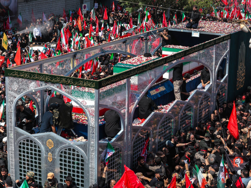 ایران در سوگ رهبری که با خون خود وحدت را جاودانه کرد
