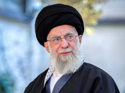 پیکر مطهر رهبر شهید به خاک سپرده شد