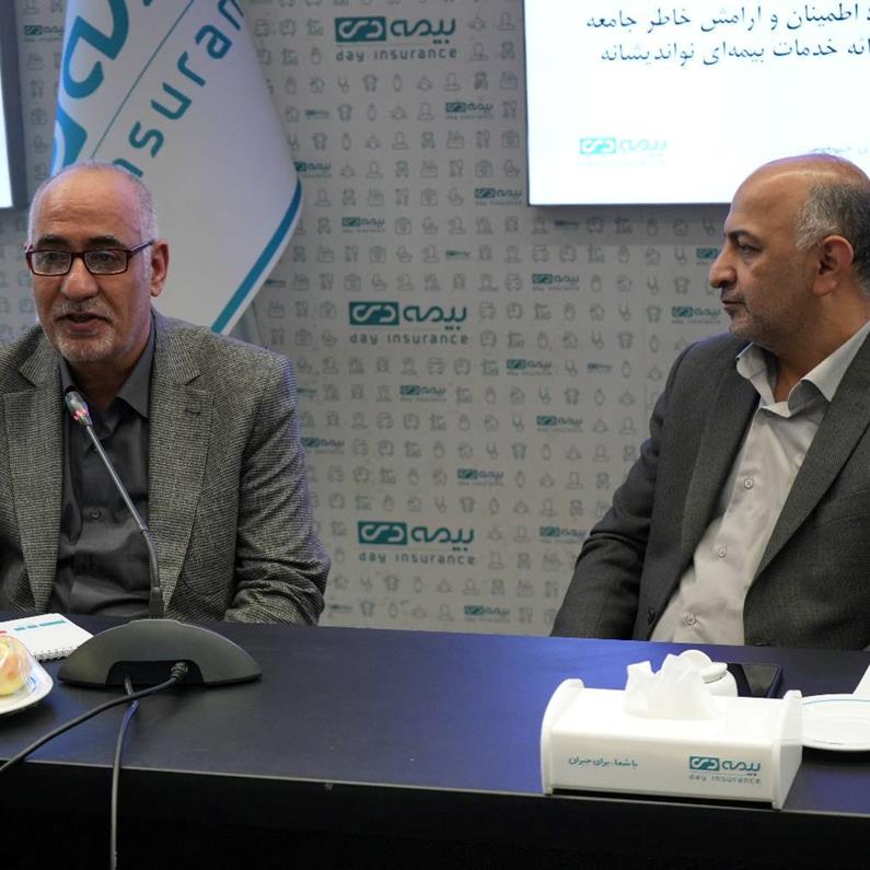 معاون بهداشت و درمان بنیاد شهید در بازدید از بیمه دی؛ خدمت رسانی بیمه دی با تکیه بر تحول دیجیتال همراه با افزایش کیفیت ، این شرکت را در صدر قرار داده است