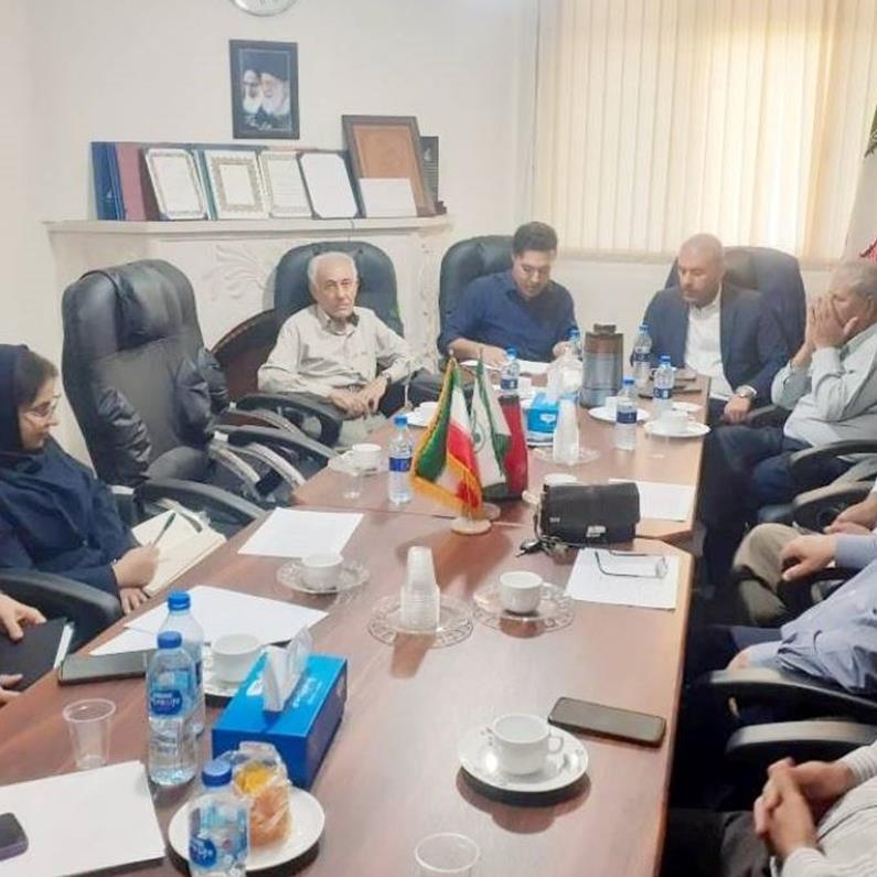 برگزاری نشست مشترک بیمه دی استان فارس با رؤسای کانون‌های بازنشستگی