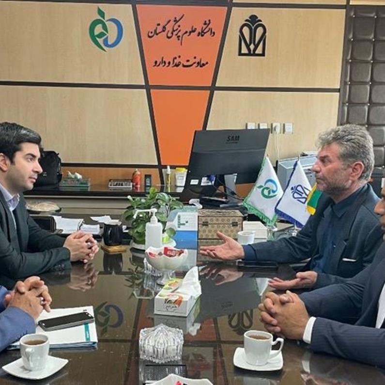 پیگیری تأمین دارو و واکسن بیماران خاص جامعه هدف در استان گلستان