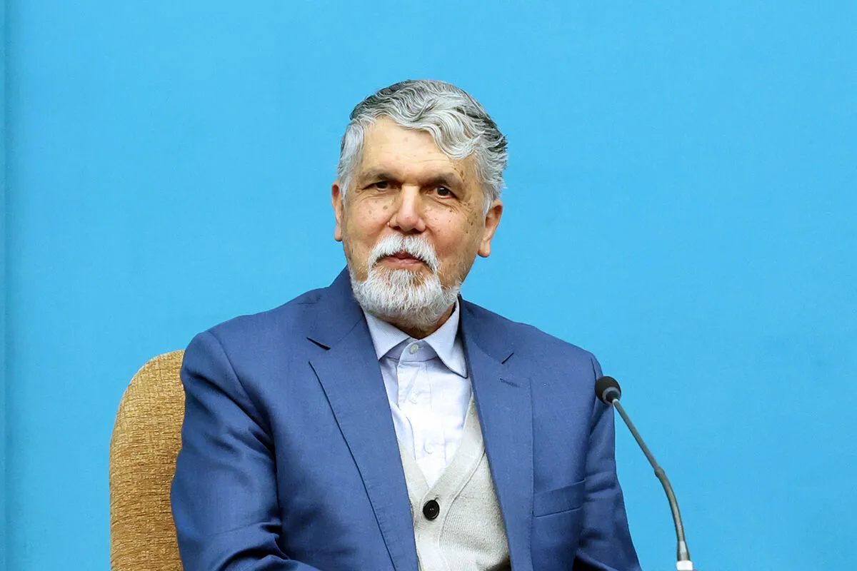 دولت و ملت در کنار مقاومت ملی، مسیر سازندگی را طی می‌کنند