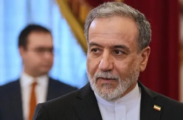 عراقچی: واشنگتن خود را از غل و زنجیر اسرائیل رها کند