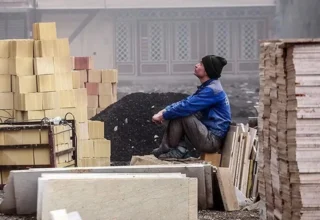 کارگران ساختمانی توان پرداخت حق بیمه بیشتر را ندارند