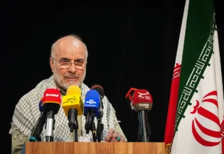 دفاع مقدس کارخانه دائمی تولید قدرت و عزت است