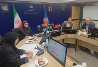 فشارهای غیرمنطقی نباید منجر به تعطیلی مدارس شود/ تلاش برای واردات واکسن آنفلوآنزا